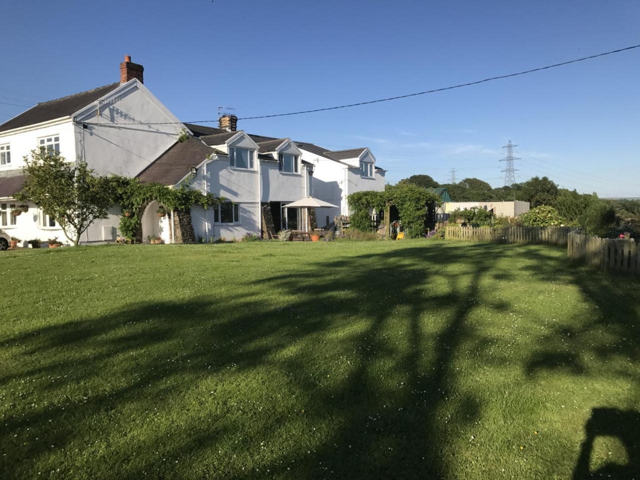 Brynawel Farm B&B Pontlliw Екстериор снимка